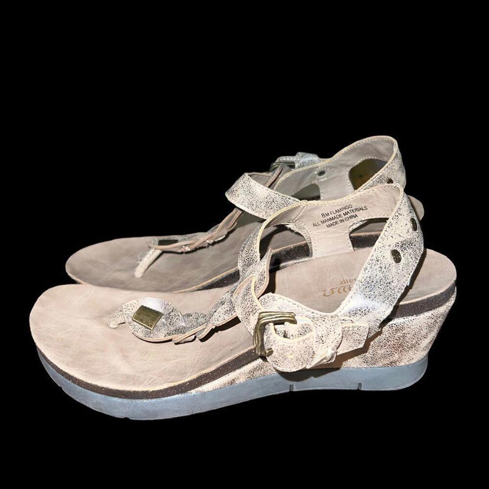 Crown Vintage "Flamingo" Women's 8 Faux Leather‎ Thong Wedge Sandals